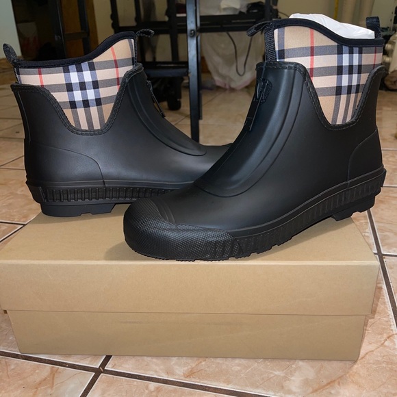 Burberry-Vintage check neoprene& rubber rain boots - Picture 4 of 8